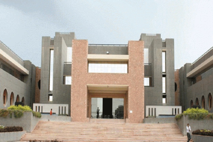 https://cache.careers360.mobi/media/colleges/social-media/media-gallery/18938/2020/2/22/Campus view of Gyanyagna College of Science and Management Rajkot_Campus-View.jpg